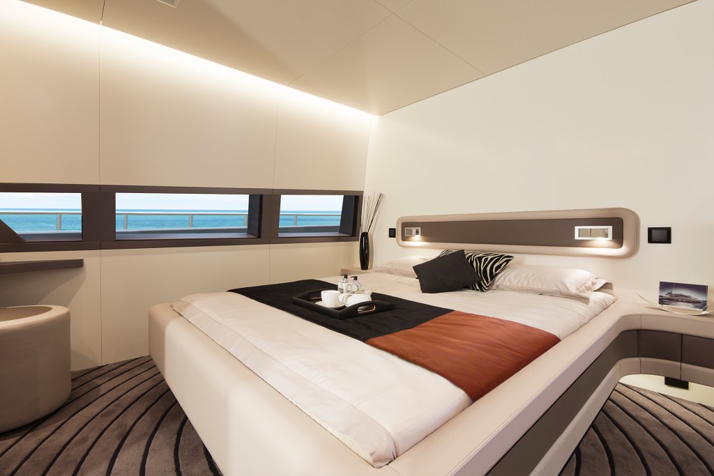 Royal Falcon RFF 135 Yacht