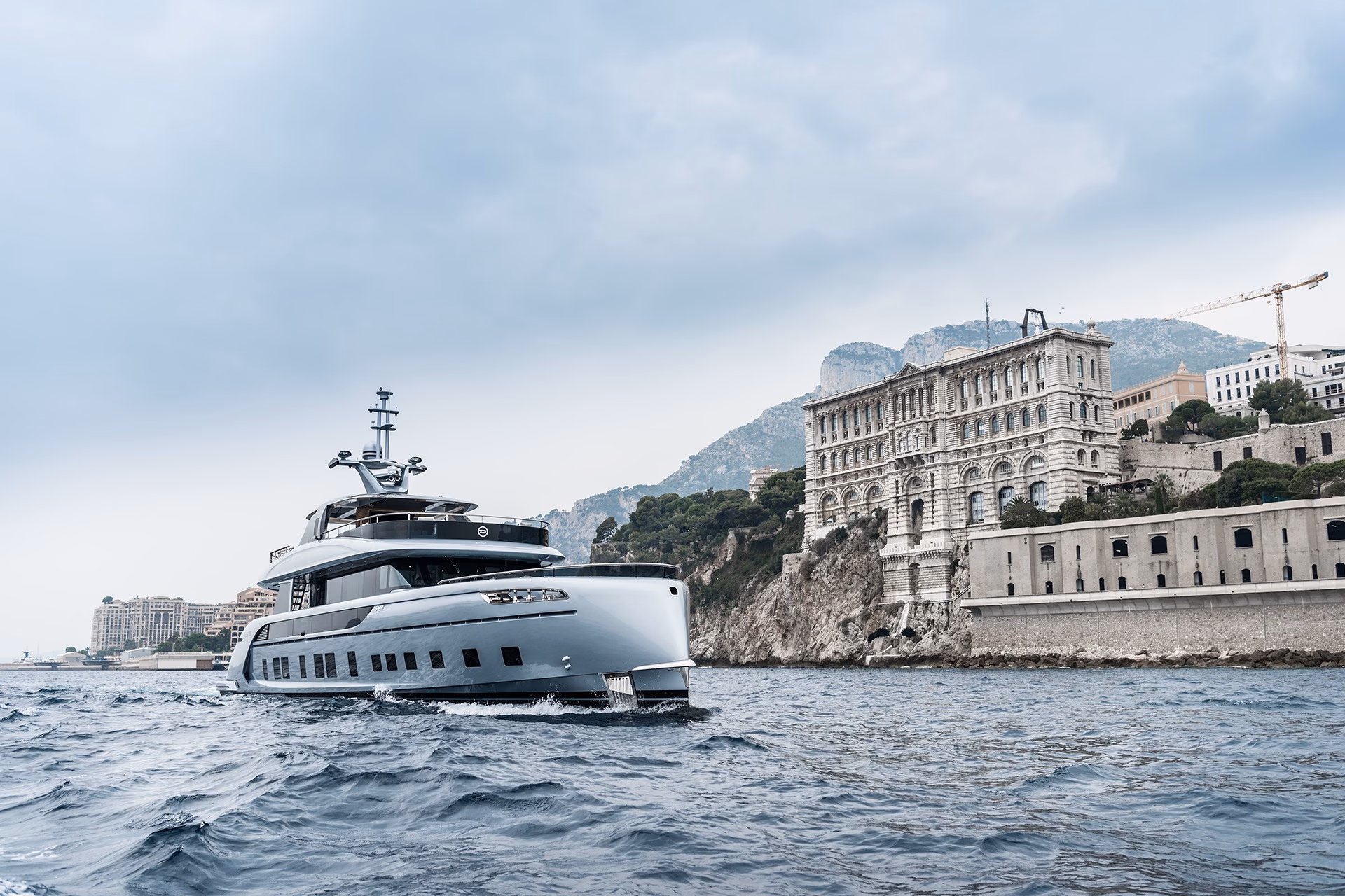 Dynamiq Hybrid-Superyacht GTT 115